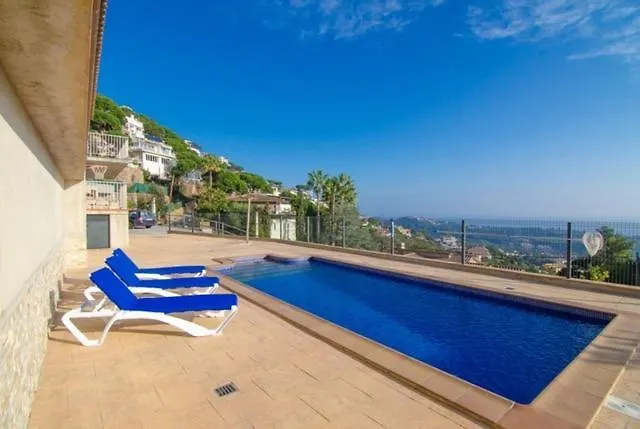 Villa Breeze Lloret de Mar 0*,