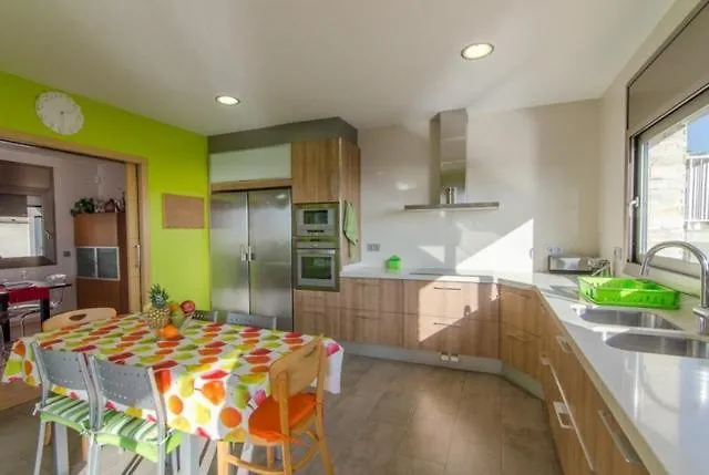 Villa Breeze Lloret de Mar 0*,